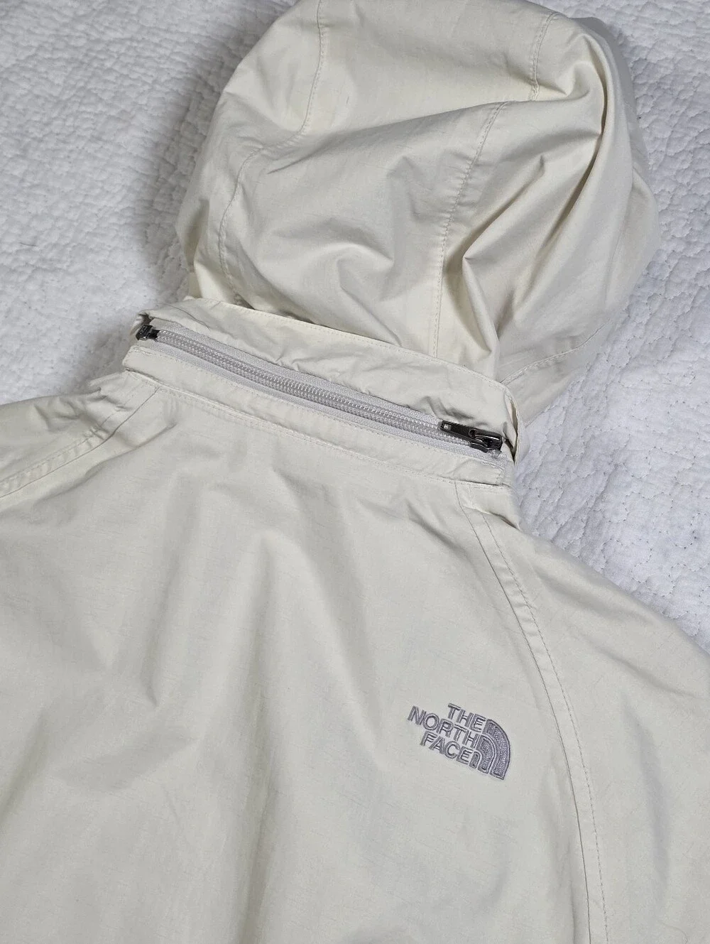 The North Face Women's Cream HyVent Belted Rain Trench Coat - Picture 9 of 15